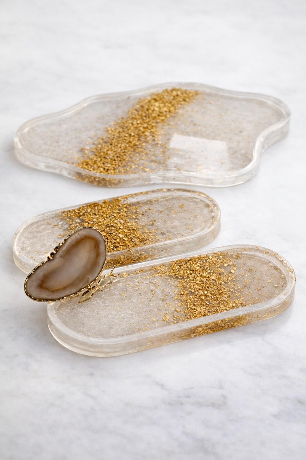 Dekoratives Resin-Unikat mit Achat-Schmetterling & Blattgold – Personalisiertes Geschenk mit Name
