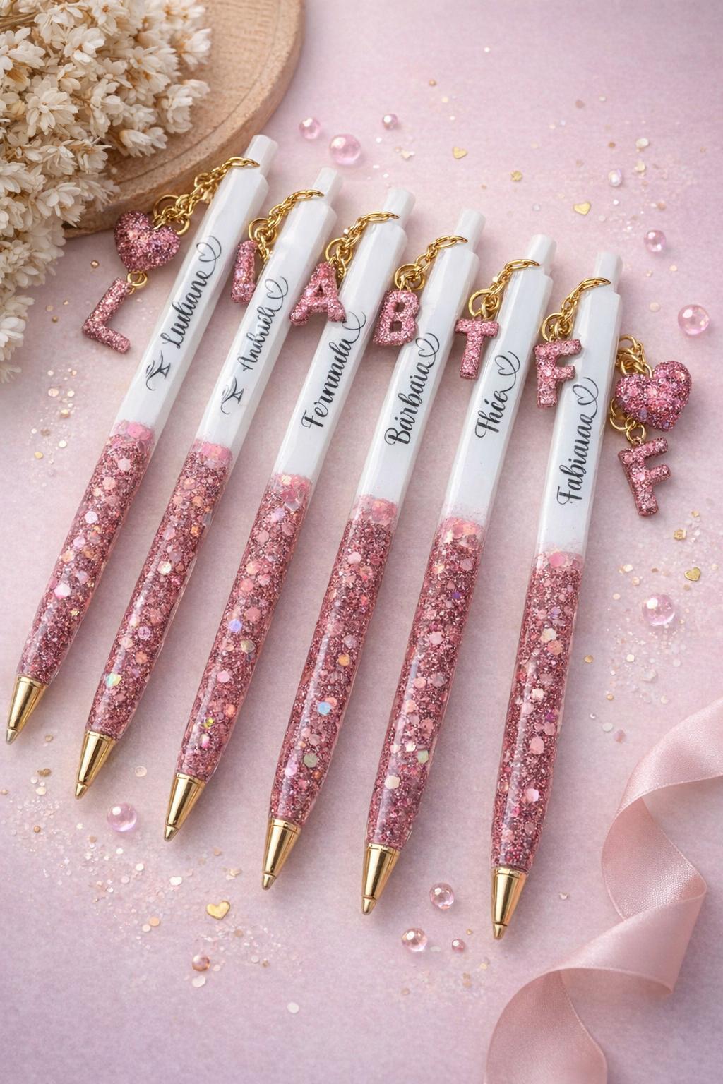 Presente Personalizado – Caneta Esferográfica e Chaveiro com Letra Feitos à Mão